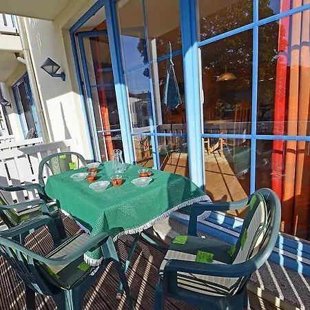 In With Swimming Pool Glowe