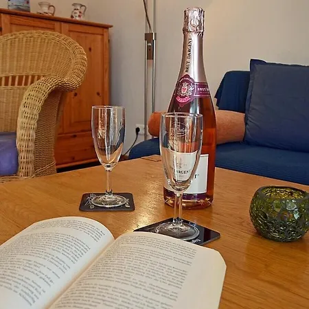 In With Swimming Pool * Glowe