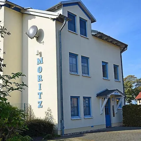 In With Swimming Pool Casa vacanze Glowe