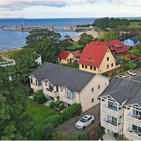 Casa vacanze In With Swimming Pool Glowe